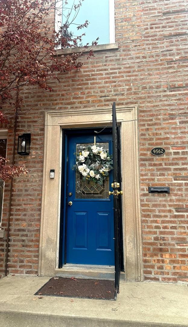 9562 S Bensley Ave., Chicago, IL 60617