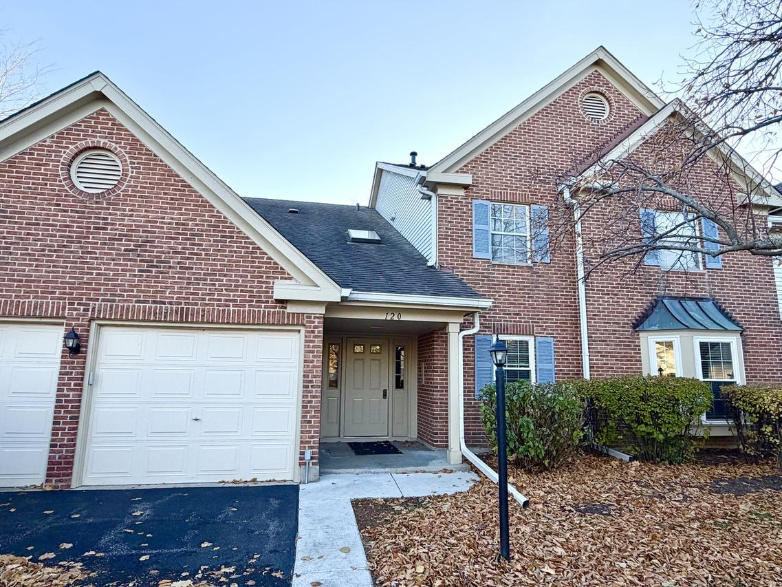 120 Stirling Ln. #Z1, Schaumburg, IL 60194