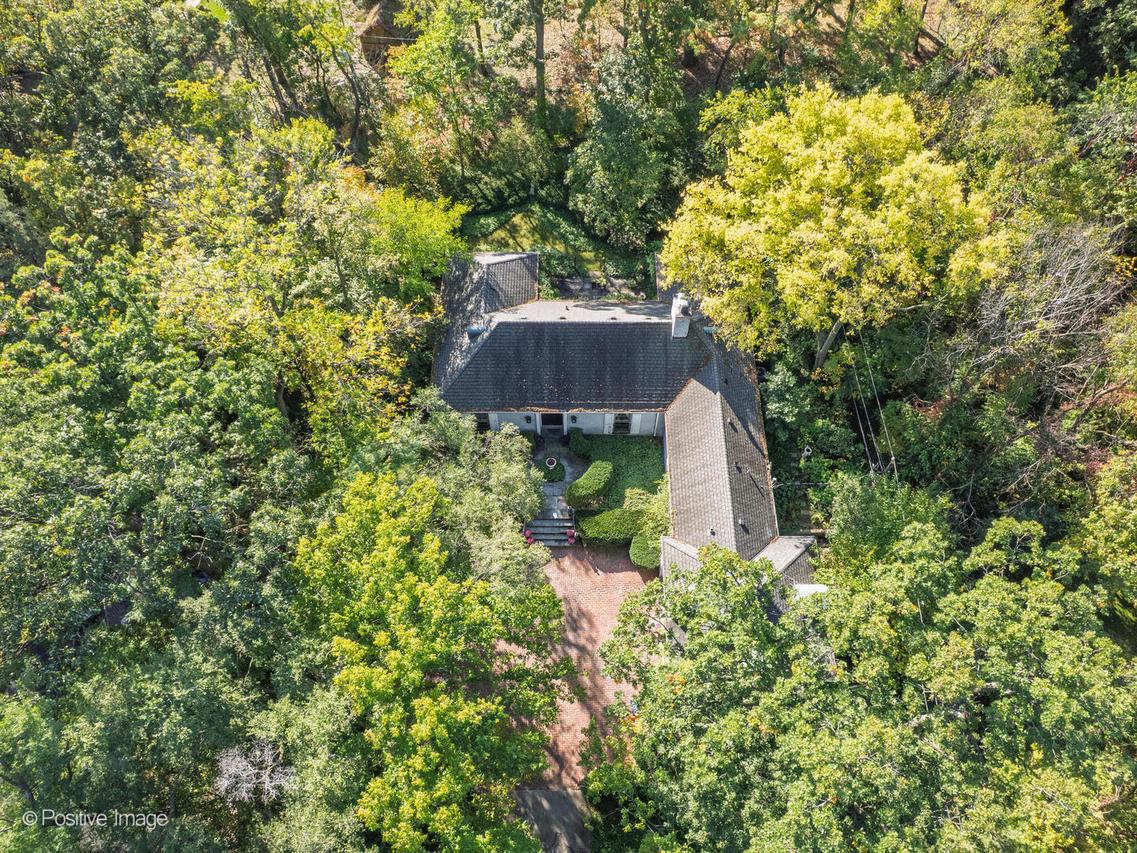 704 Bittersweet Ln., Hinsdale, IL 60521