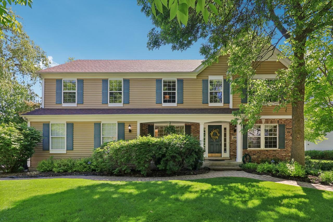 305 Buckingham Dr., Algonquin, IL 60102