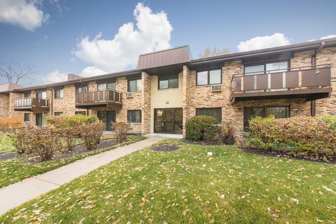 2628 N Windsor Dr. #101, Arlington Heights, IL 60004