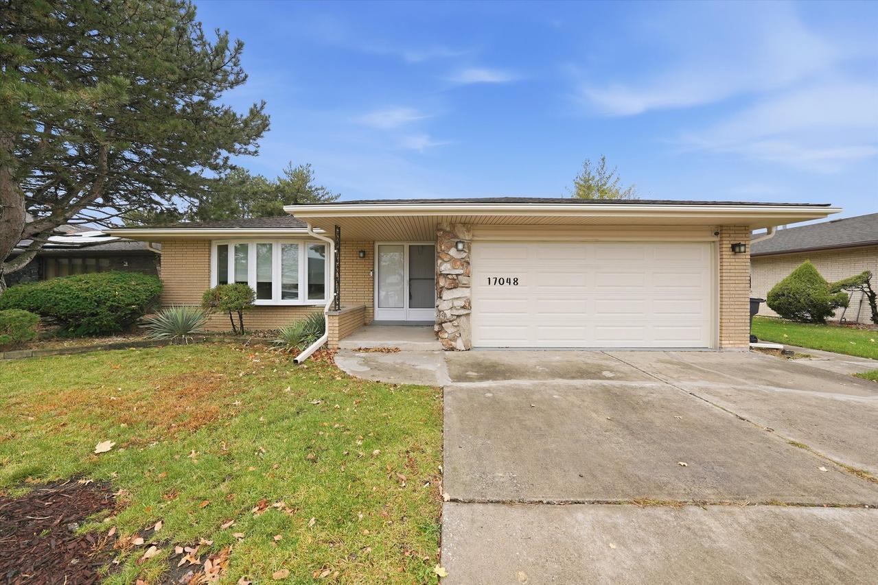 17048 Clyde Ave., South Holland, IL 60473