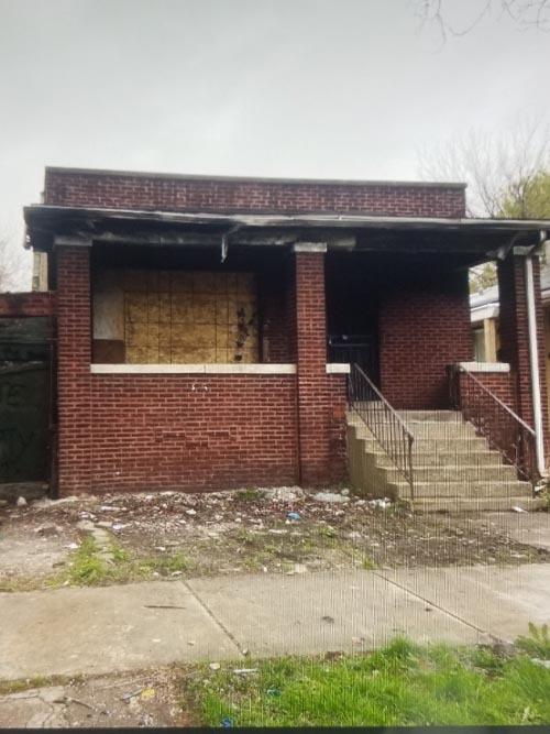 8032 S Colfax Ave., Chicago, IL 60617