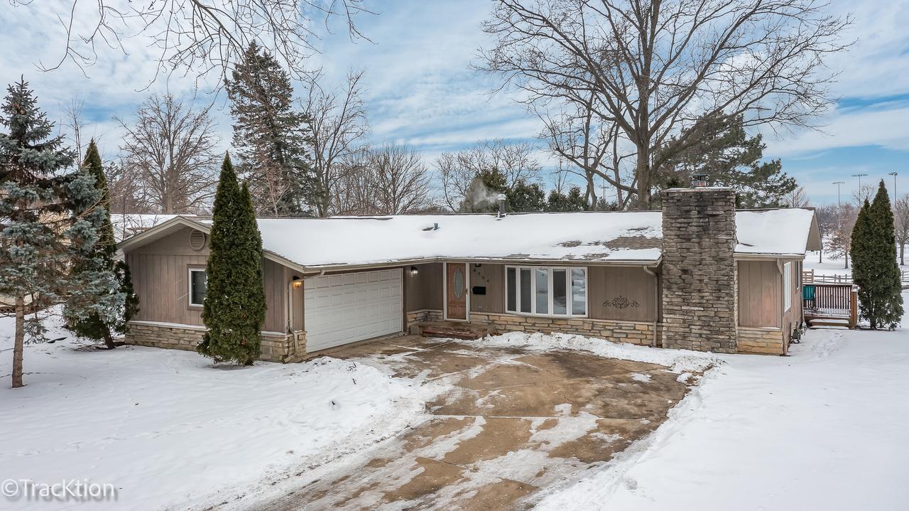 6724 Meadowcrest Dr., Downers Grove, IL 60516