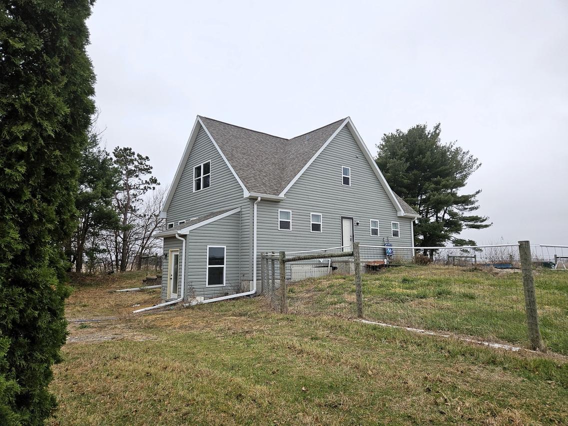 809 Mccoy Rd., Amboy, IL 61310