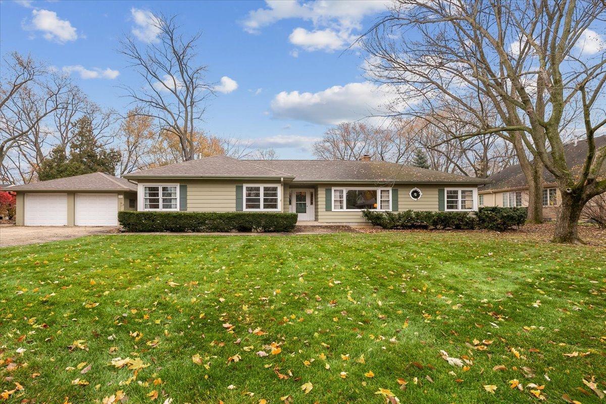 223 S Glendale Ave., Barrington, IL 60010