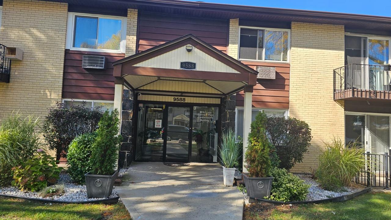 9588 Terrace Pl. #1C, Des Plaines, IL 60016
