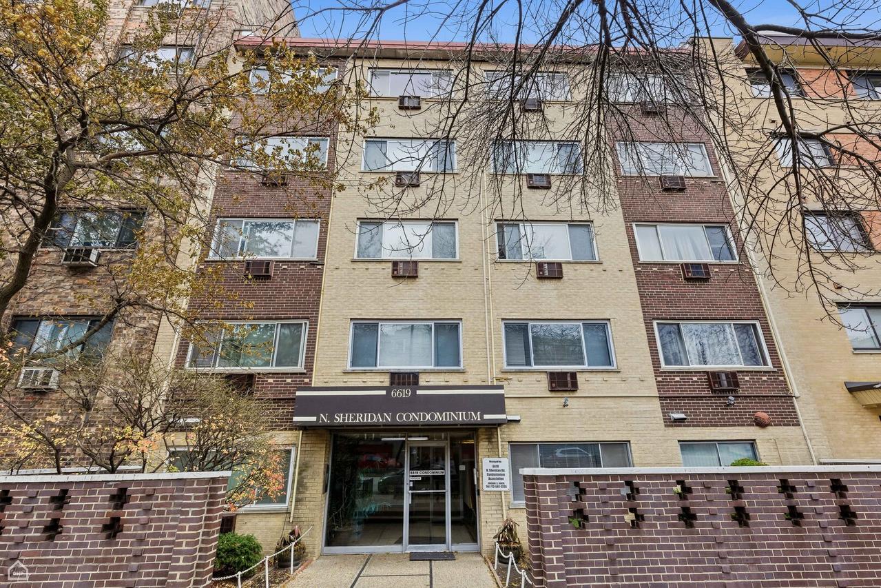 6619 N Sheridan Rd. #401, Chicago, IL 60626