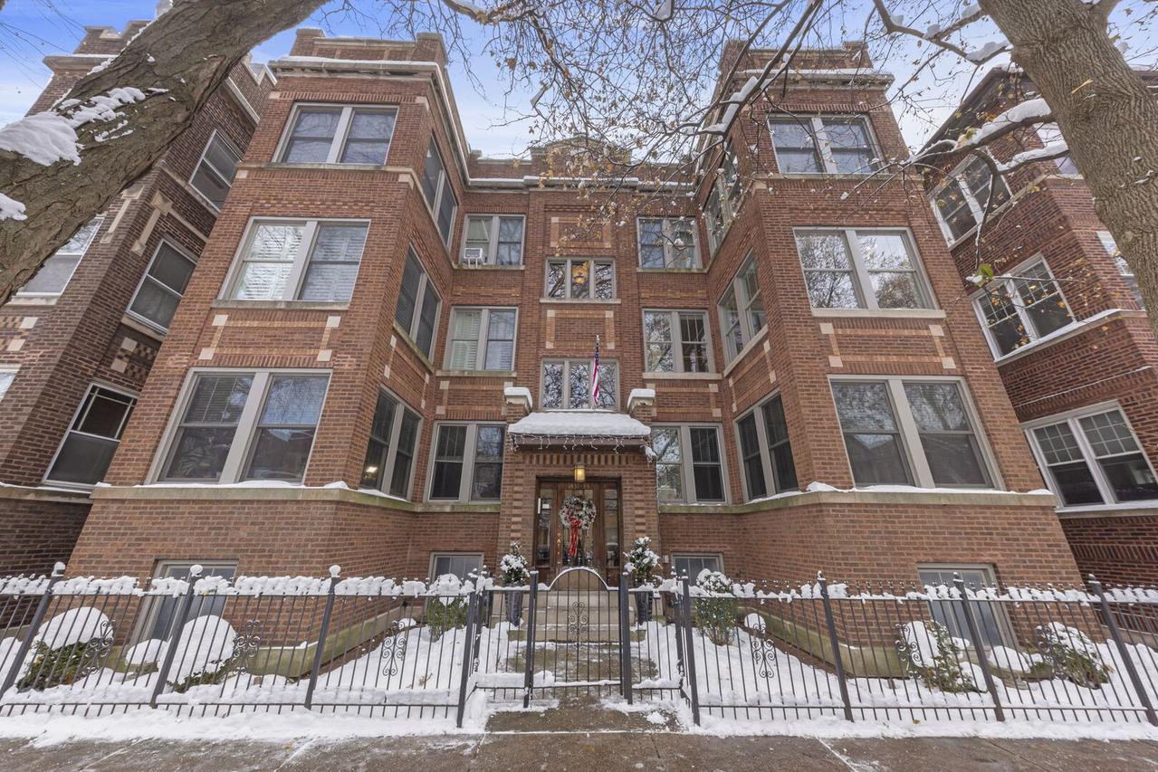 1433 W Rosemont Ave. #1W, Chicago, IL 60660
