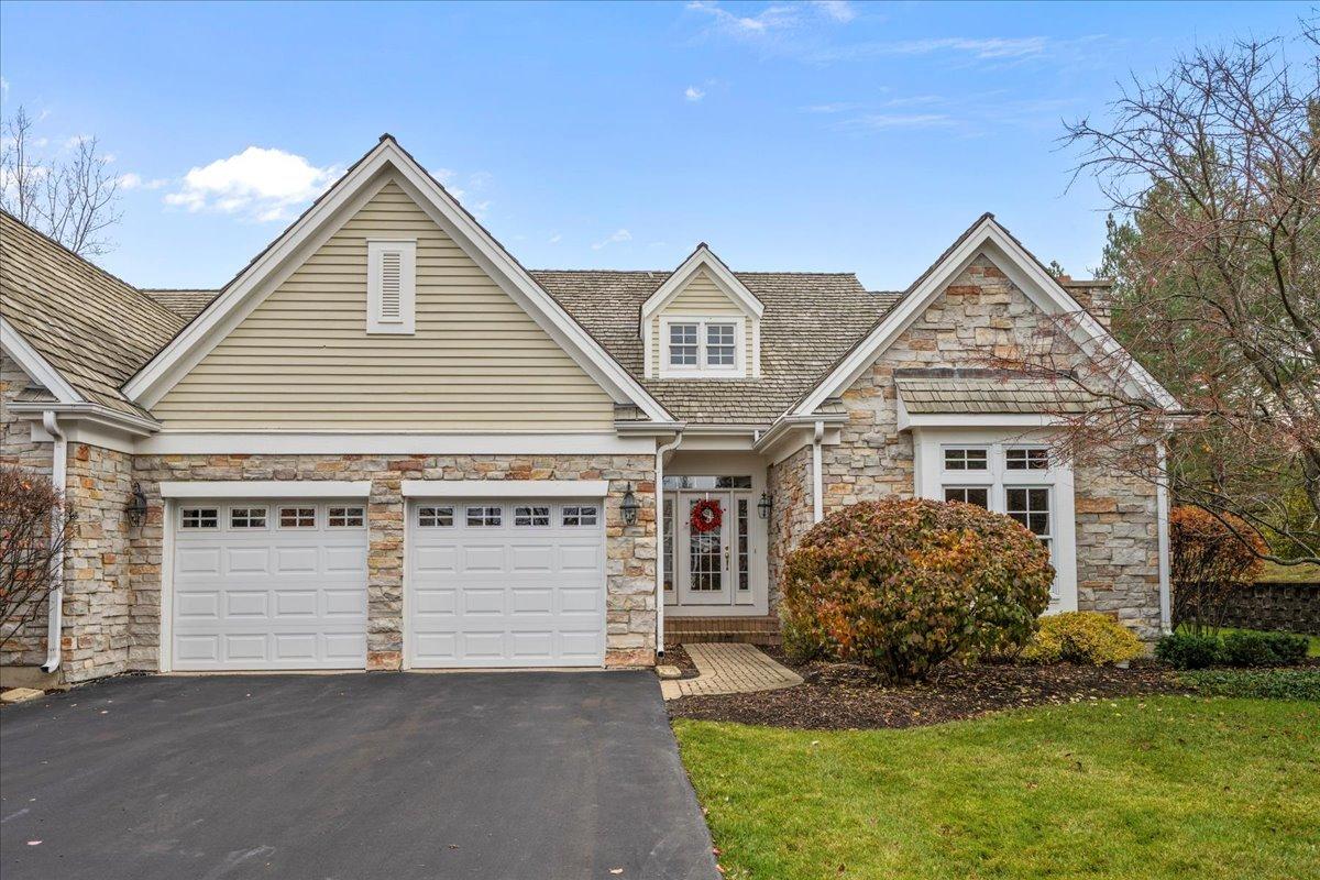 195 S Bradford Ct., Lake Forest, IL 60045