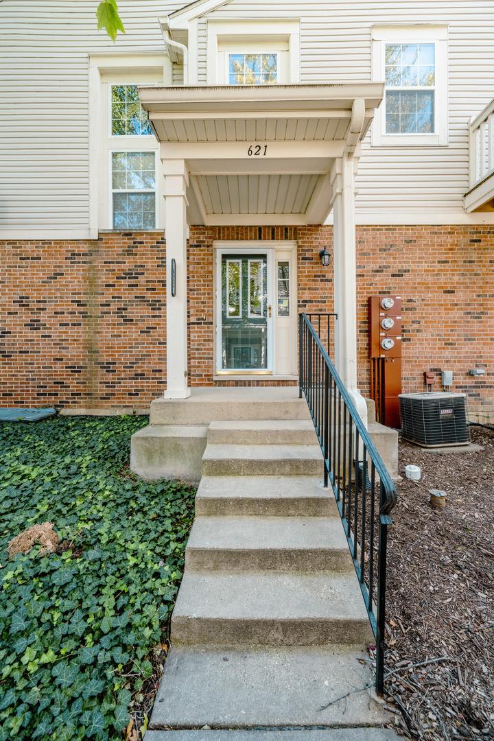 621 W Natalie Ln., Addison, IL 60101