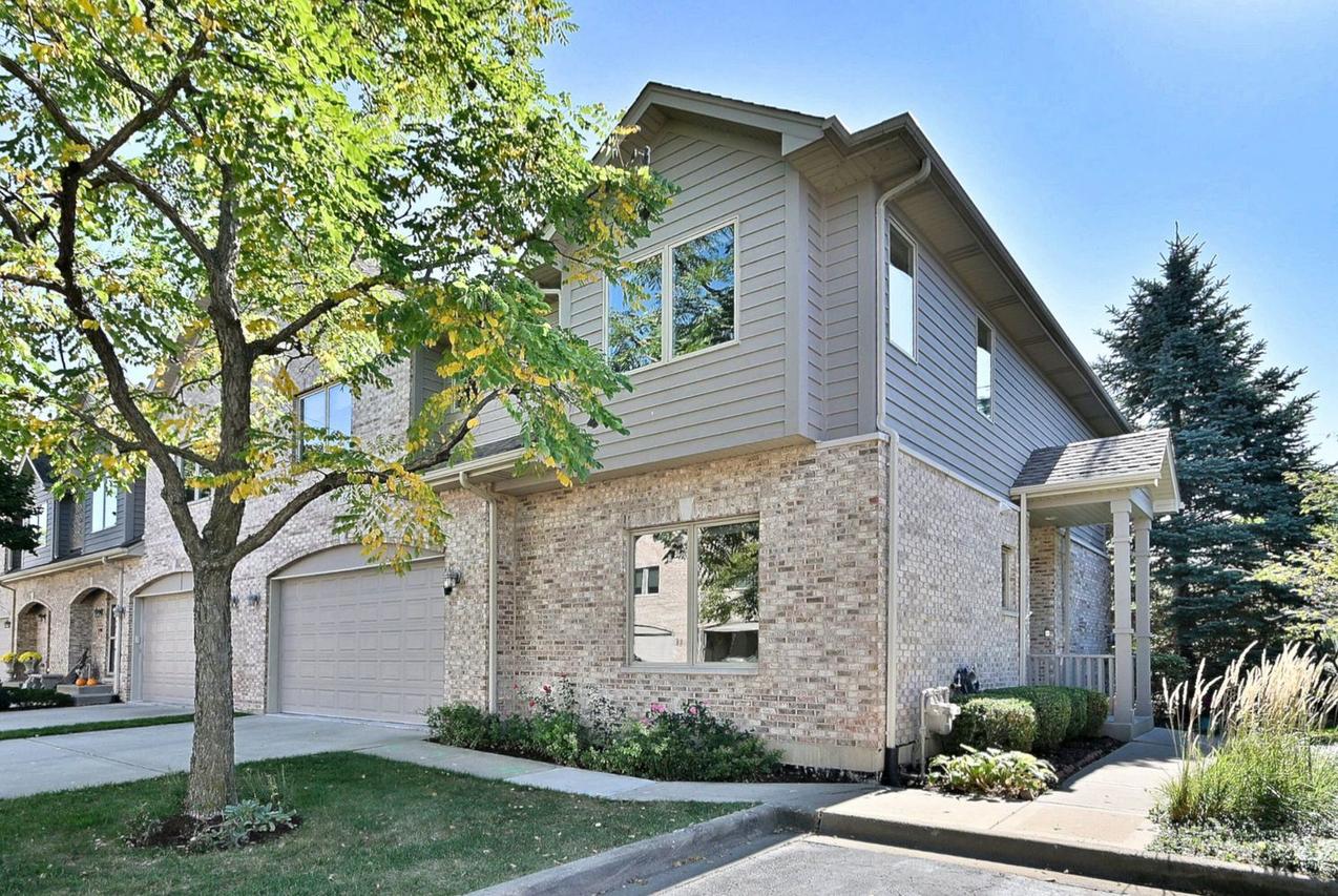 166 Carey Tr., Wood Dale, IL 60191