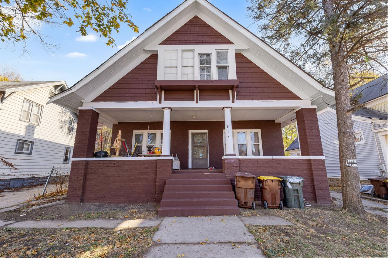 915-917 N Winnebago St., Rockford, IL 61103