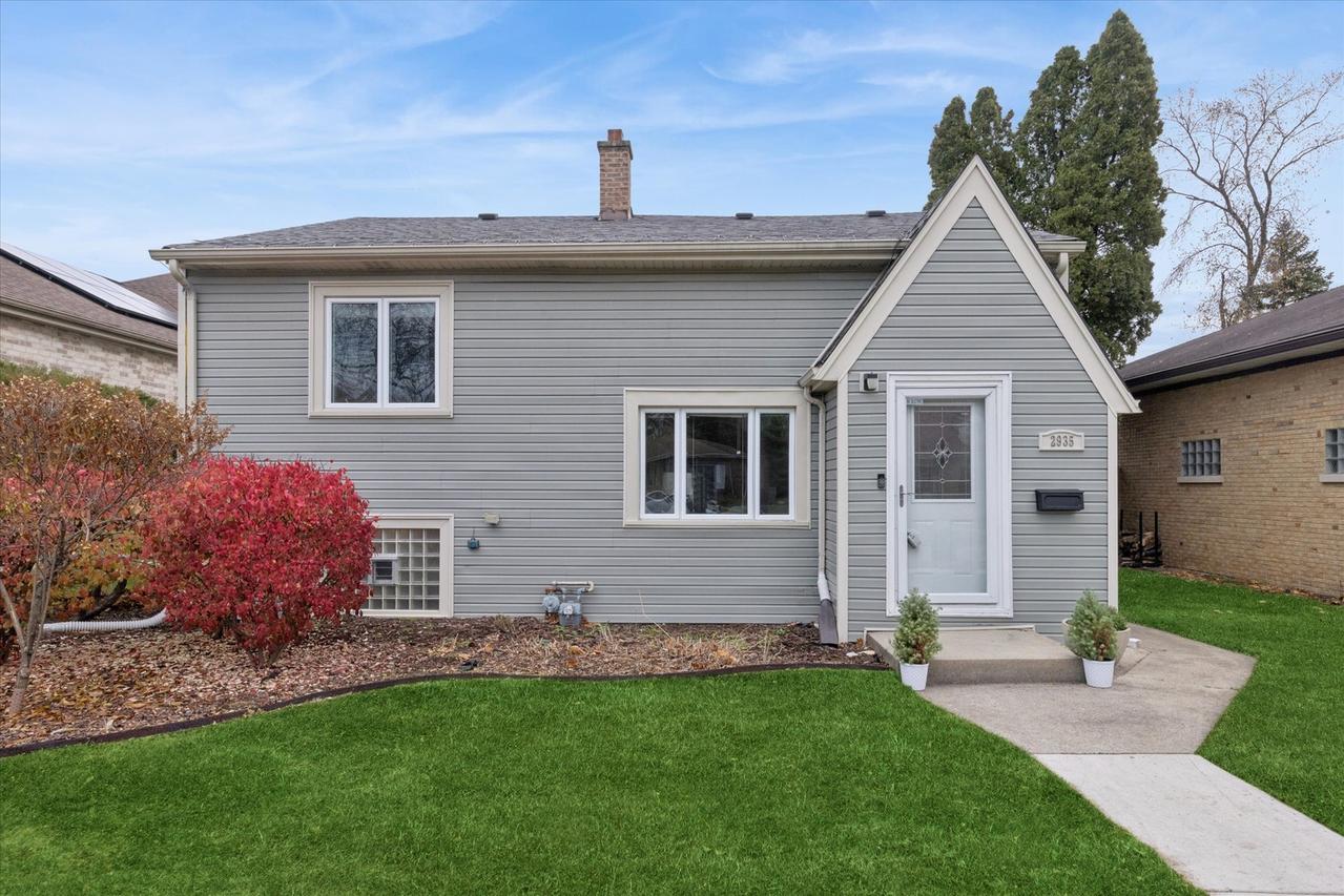 2935 Vernon Ave., Brookfield, IL 60513