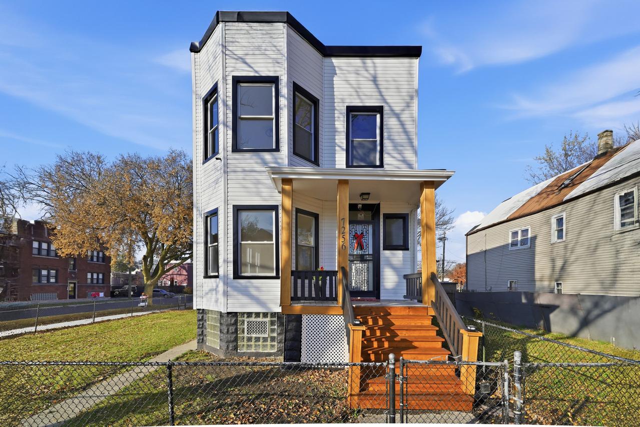 7256 S May St., Chicago, IL 60621