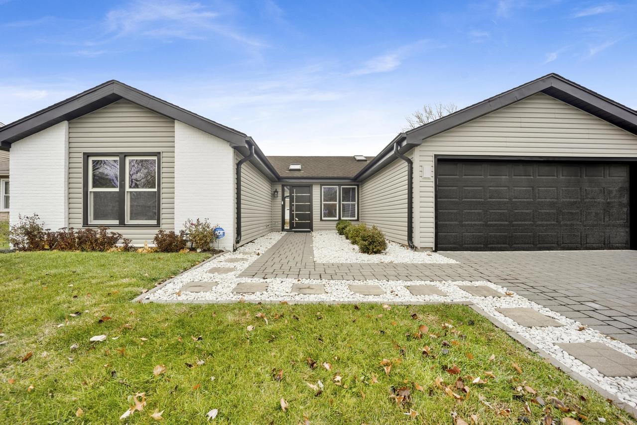 1941 Glenrock Ln., Glendale Heights, IL 60139