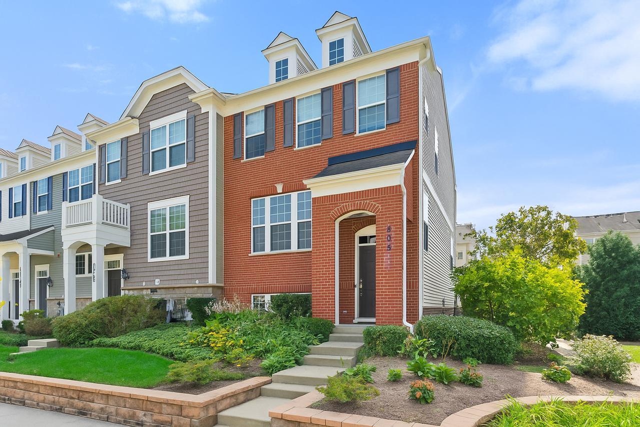 805 E Hamlin Ln., Arlington Heights, IL 60004