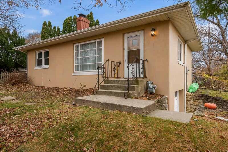 912 King St., Rockford, IL 61103