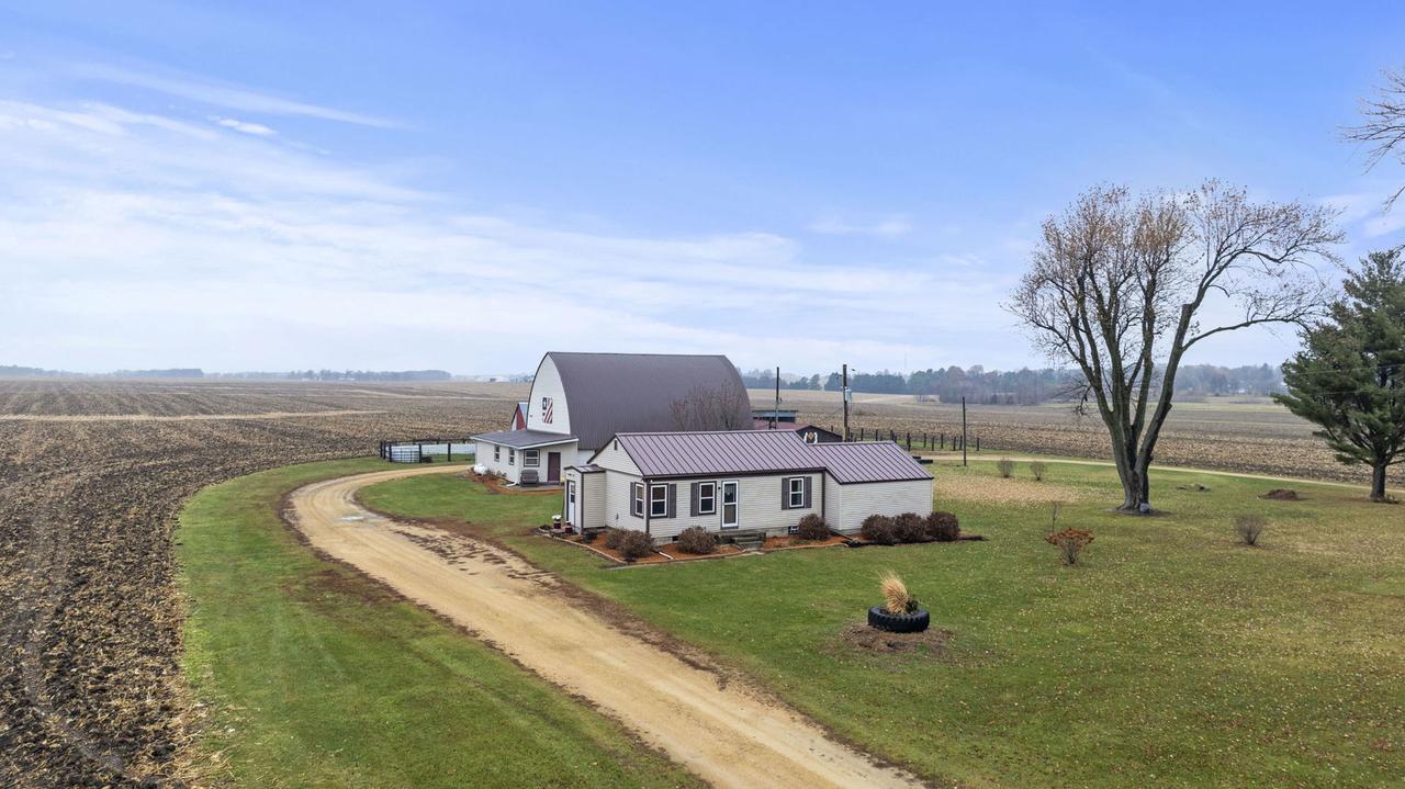 1684 N Mt Morris Rd., Mount Morris, IL 61054