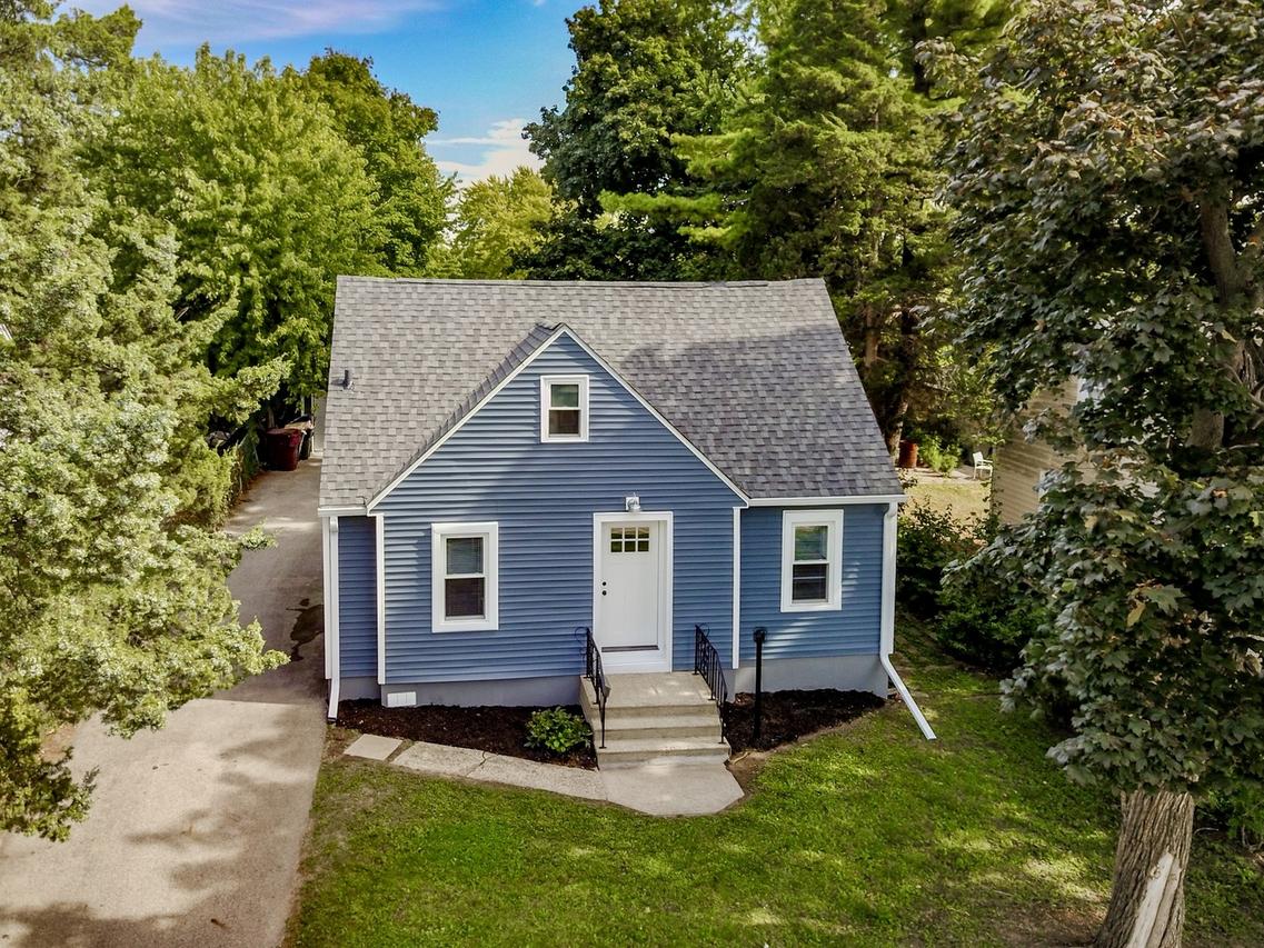 1511 Pine Grove Ave., Round Lake Beach, IL 60073