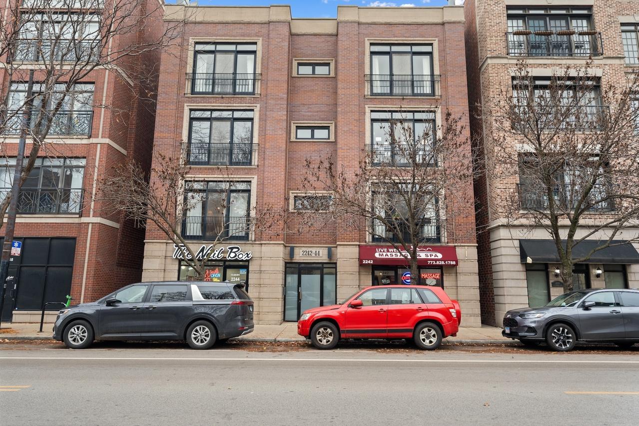 2244 W Belmont Ave. #3W, Chicago, IL 60618