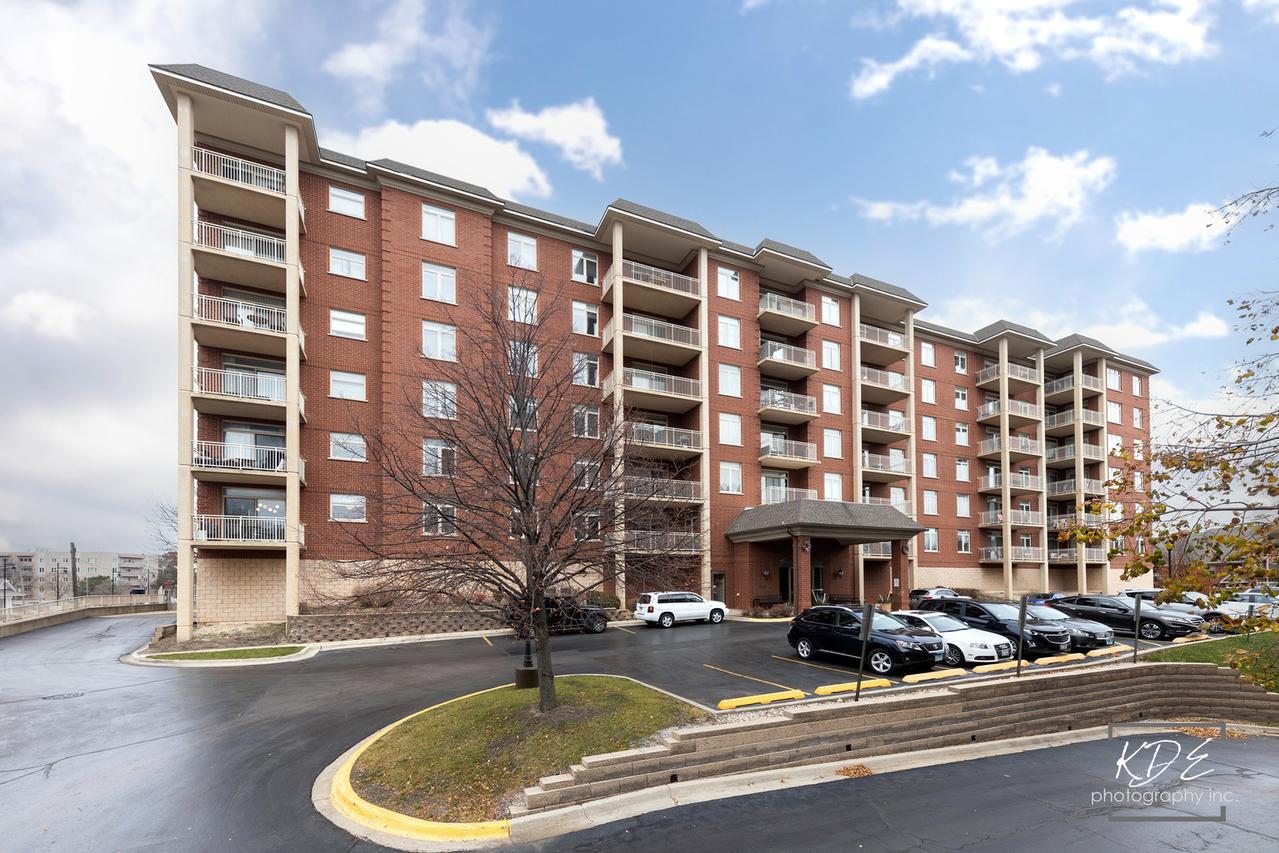 8440 Callie Ave. #C105, Morton Grove, IL 60053