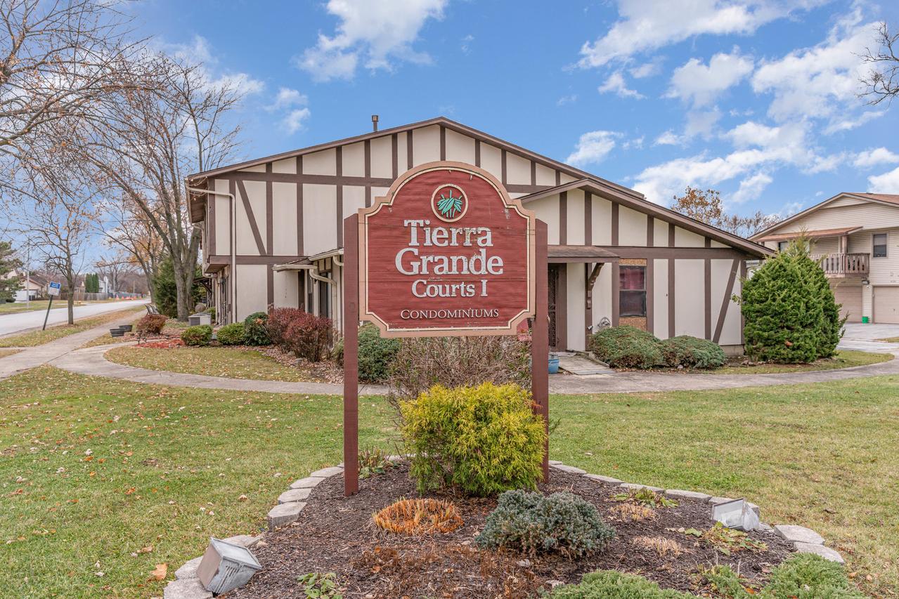 4143 192nd Ct. #225, Country Club Hills, IL 60478