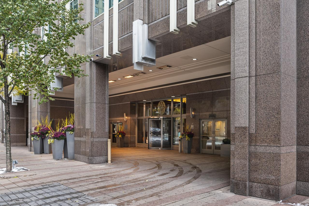 33 W Ontario St. #37ES, Chicago, IL 60610