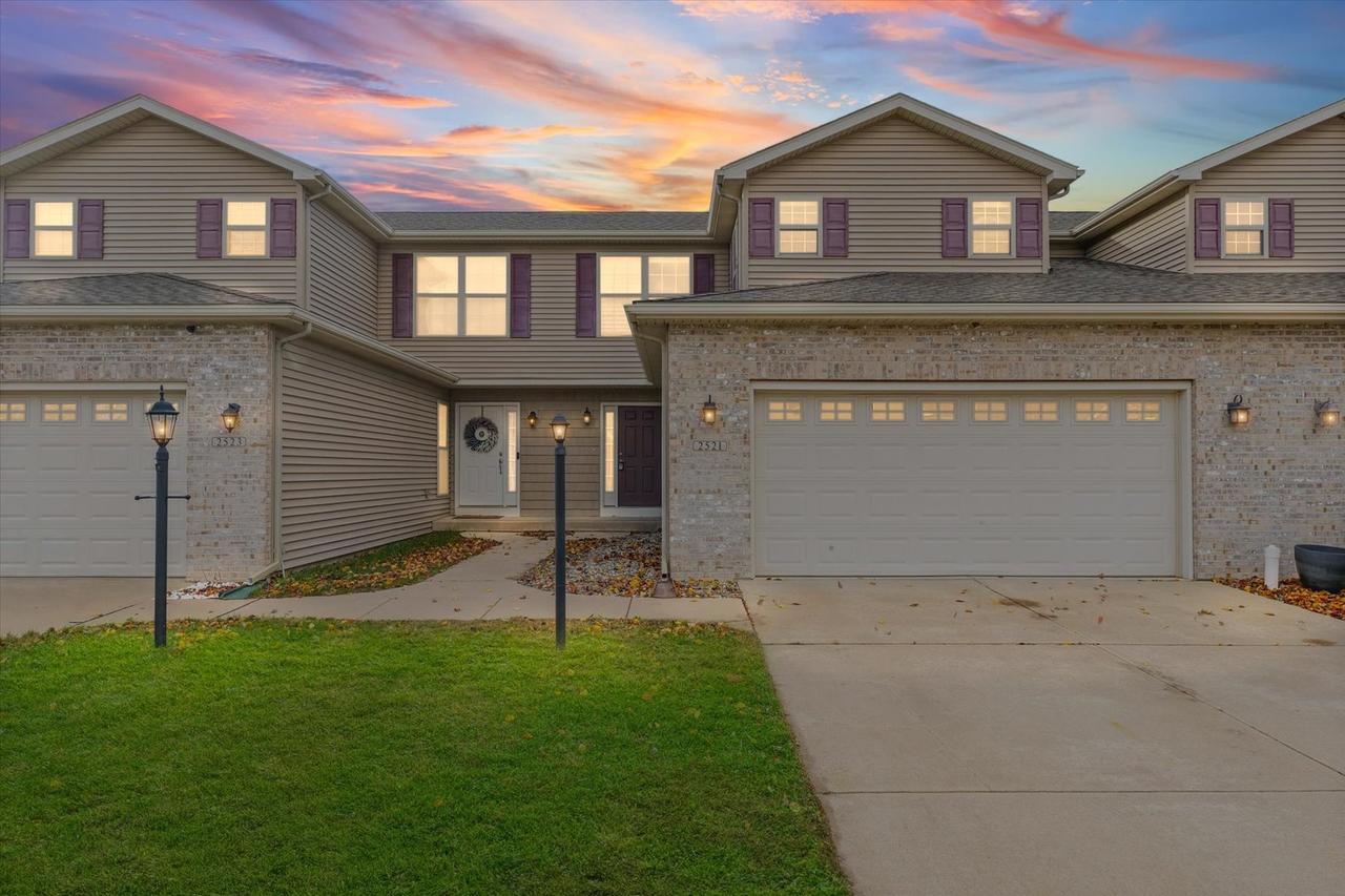 2521 Pembrook Point, Champaign, IL 61821