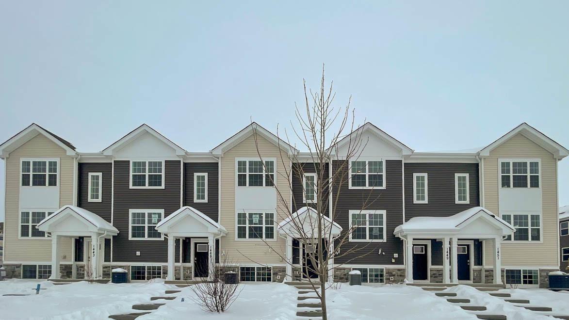 1447 Oakfield Ln., Pingree Grove, IL 60140