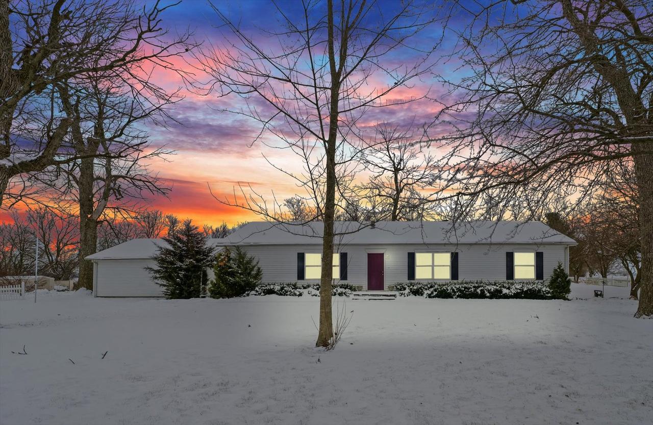 [Address Hidden by Seller], Foosland, IL 61845