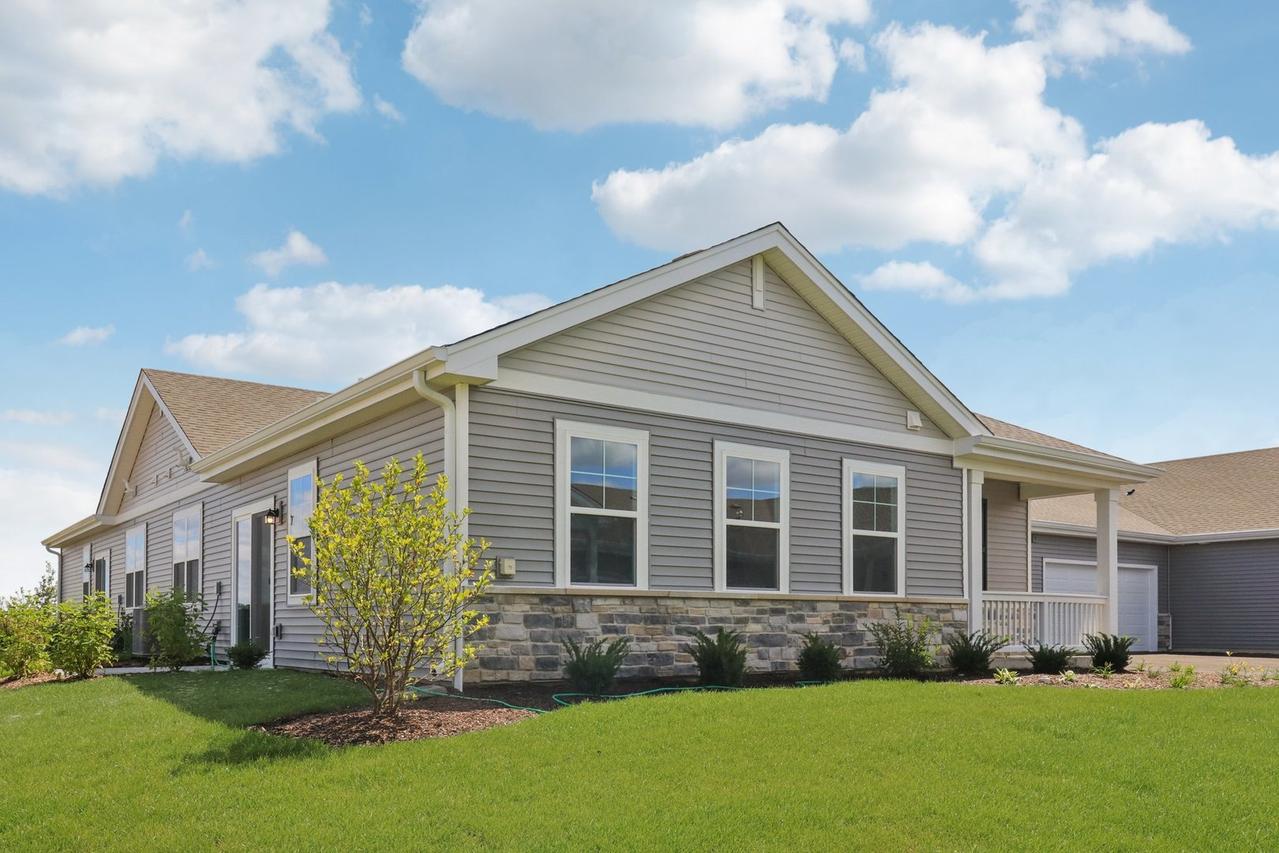 1077 Savannah Ln., Pingree Grove, IL 60140