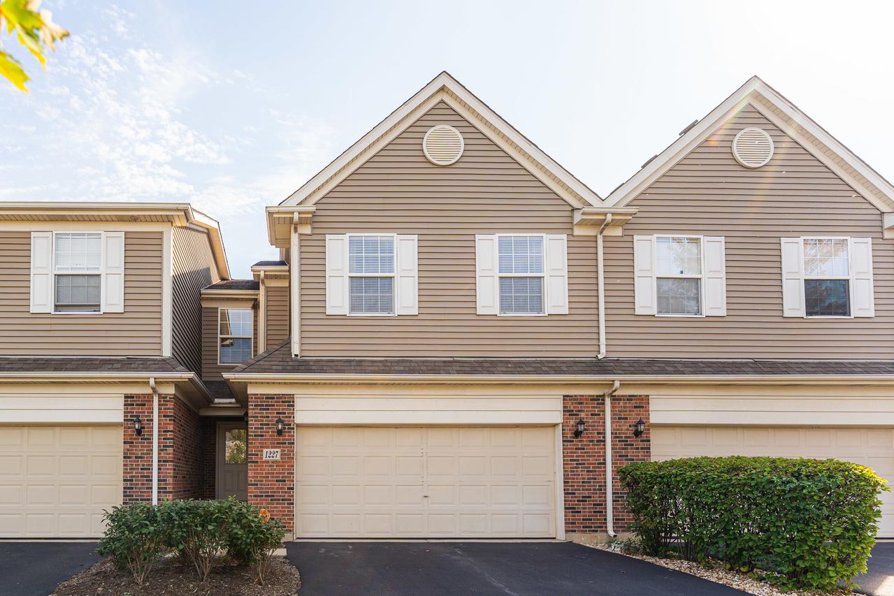 1227 Asbury Ct., Elgin, IL 60120