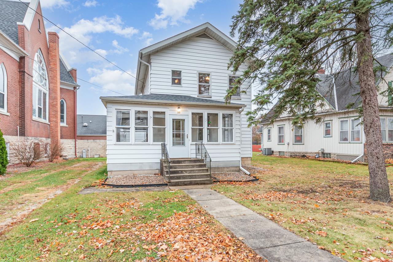 315 S Gage St., Somonauk, IL 60552