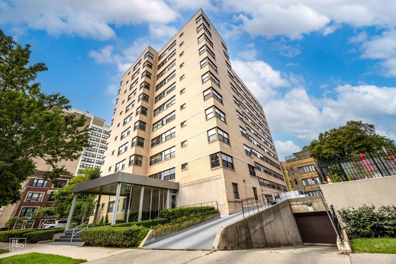 4200 N Marine Dr. #602, Chicago, IL 60613