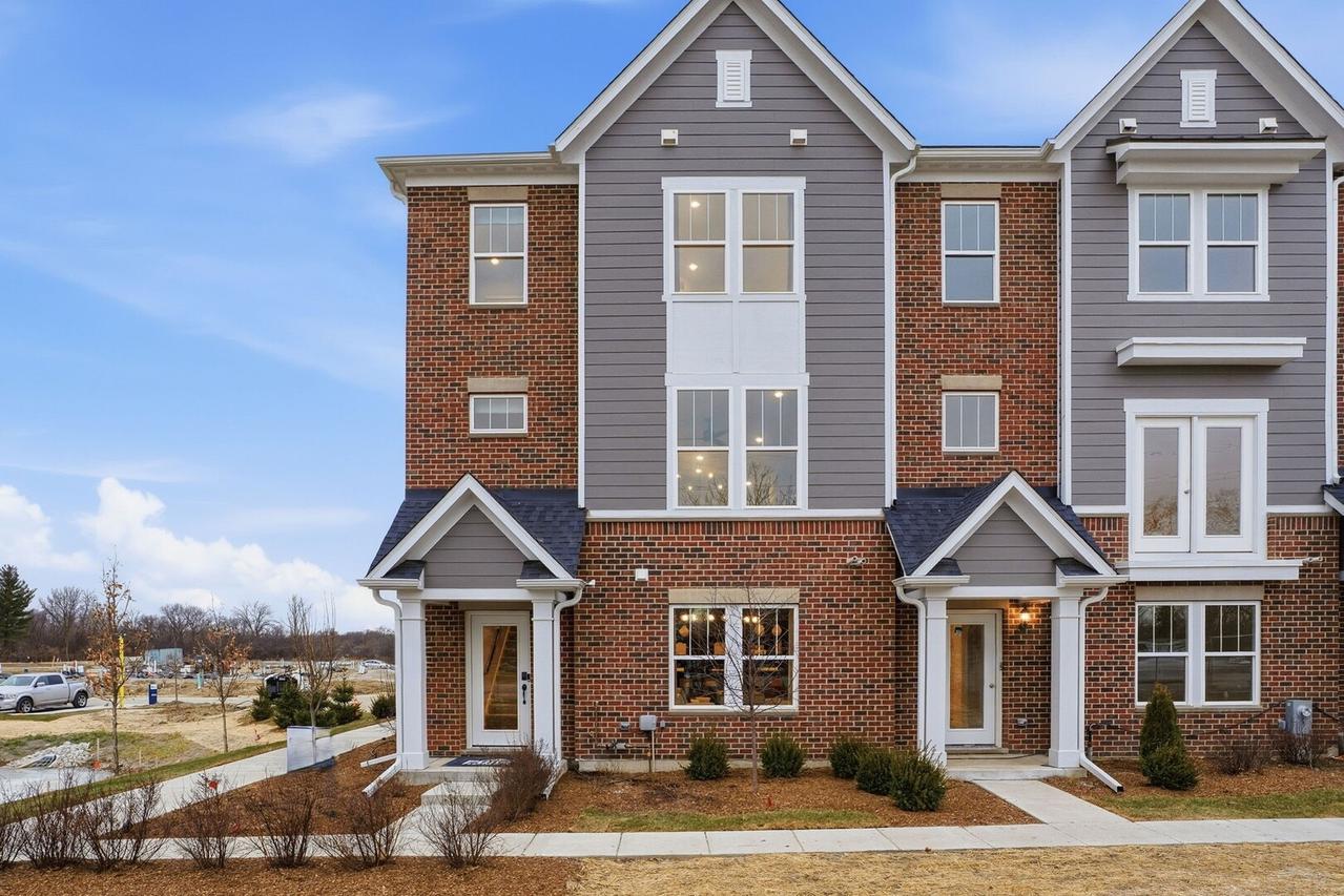 205 Steeple Bush Ln. #10444, Schaumburg, IL 60193