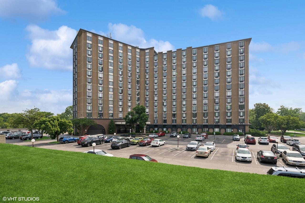 1 Renaissance Pl. #4PH, Palatine, IL 60067