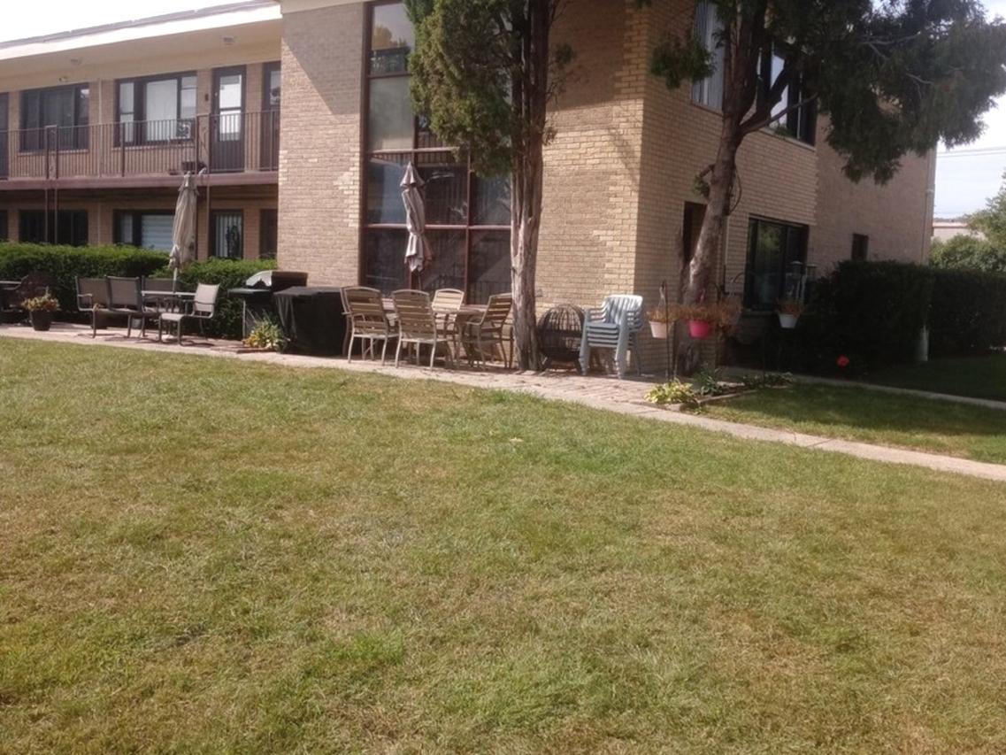 26 King Arthur Ct. #4, Northlake, IL 60164