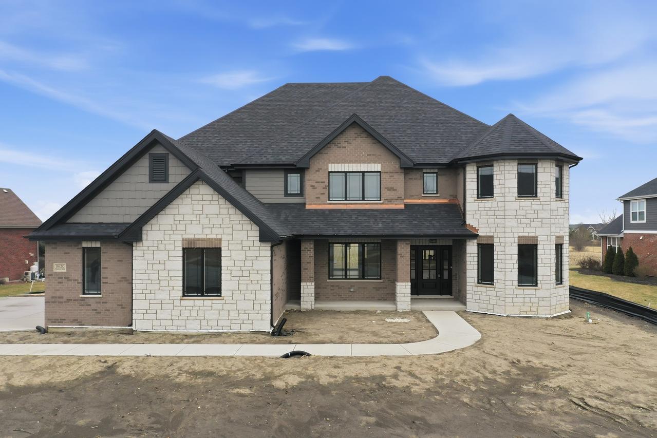 8620 Pine Ridge Dr., Frankfort, IL 60423