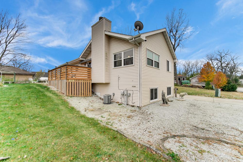 134 Fossil Lake Rd., Wilmington, IL 60481