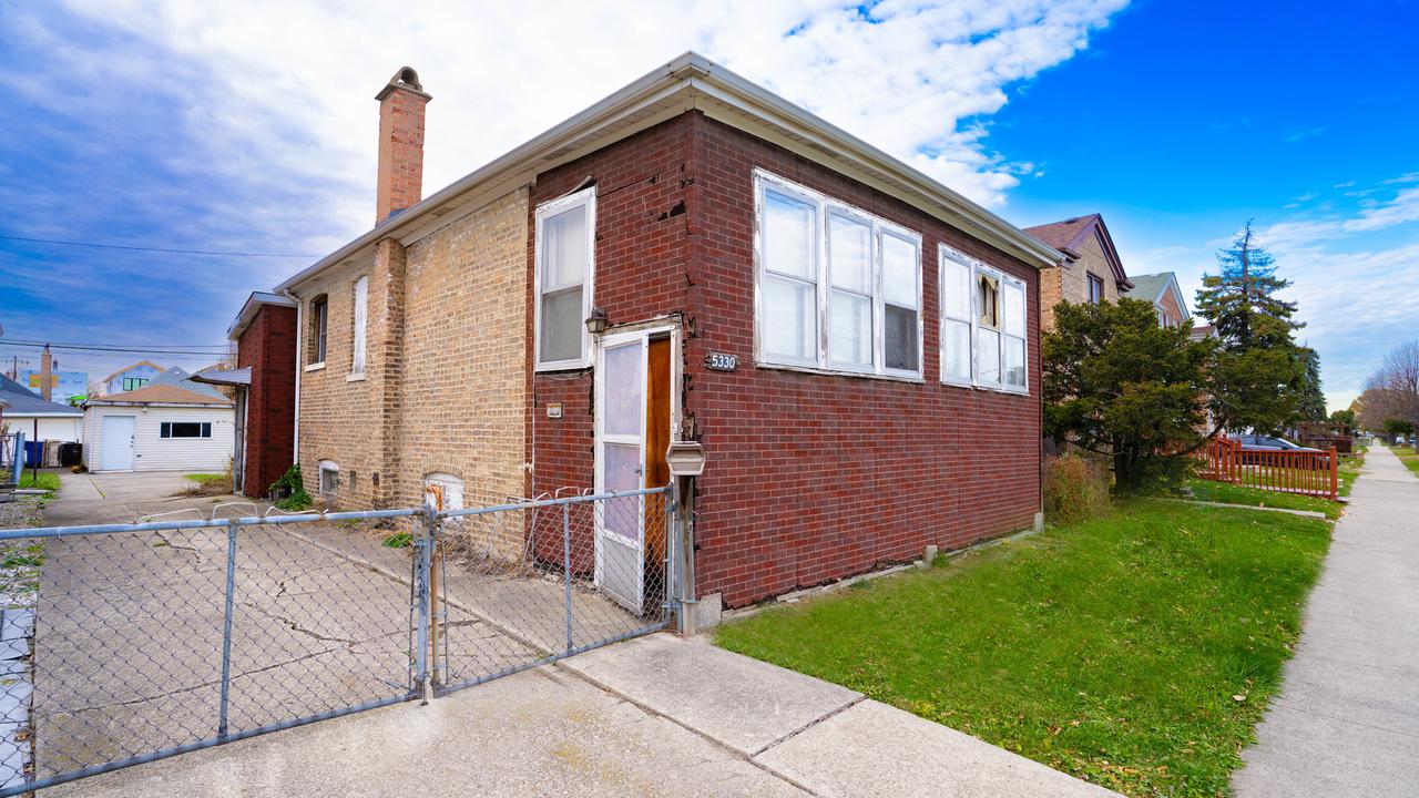 5330 S Mayfield Ave., Chicago, IL 60638