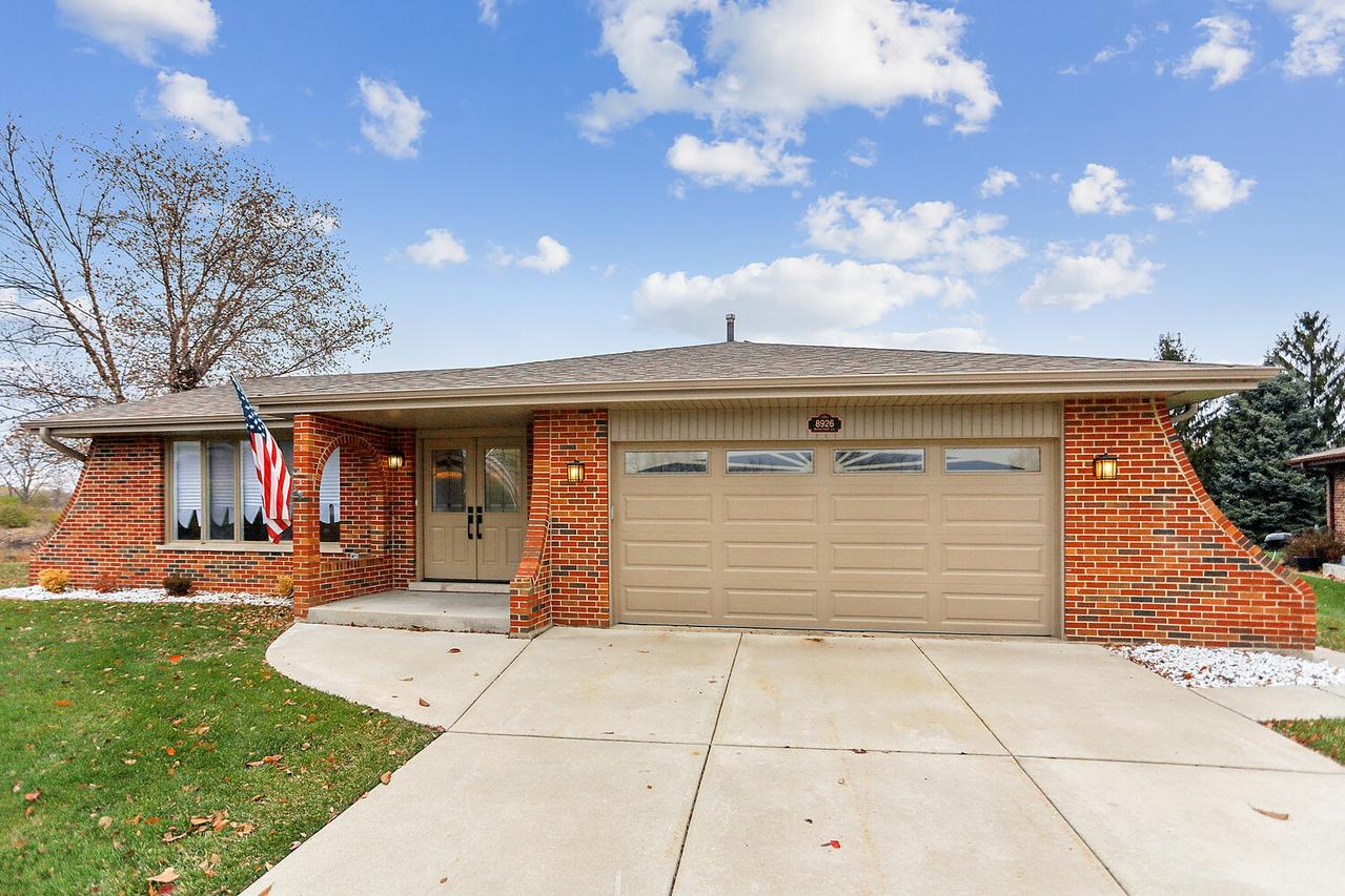 8926 Butterfield Ln., Orland Park, IL 60462