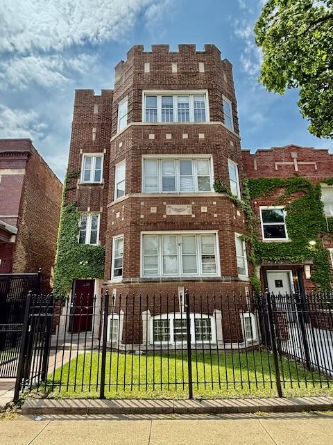 7804 S Burnham Ave., Chicago, IL 60649