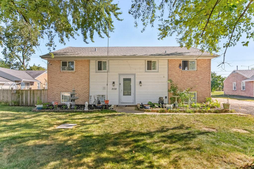 208 S Pinecrest Rd., Bolingbrook, IL 60440