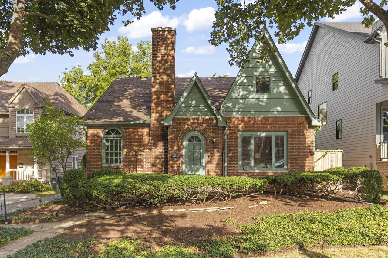 444 S Sleight St., Naperville, IL 60540