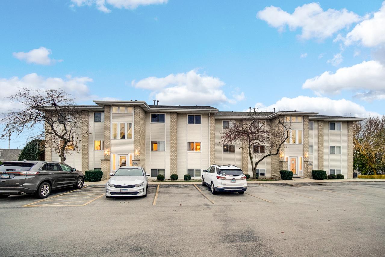 2034 Manico Ct. #200, Crest Hill, IL 60403