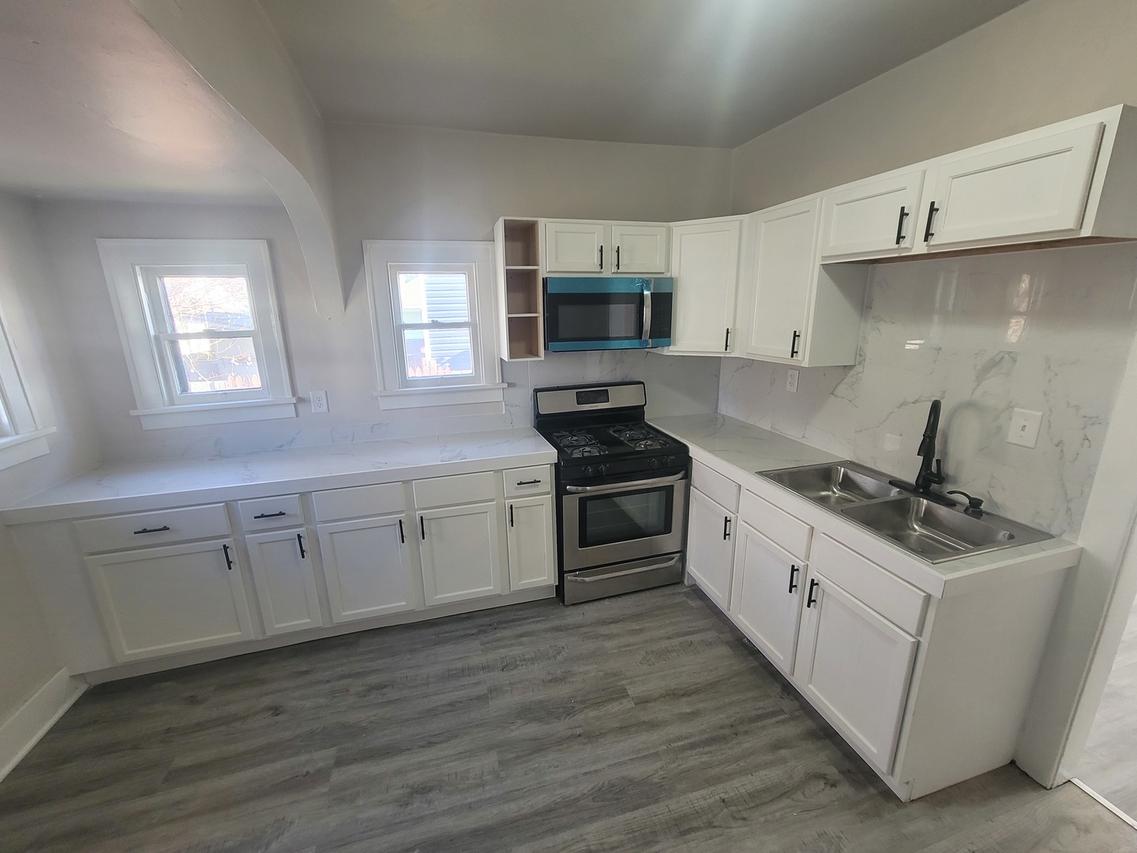 550 5th Ave., Aurora, IL 60505