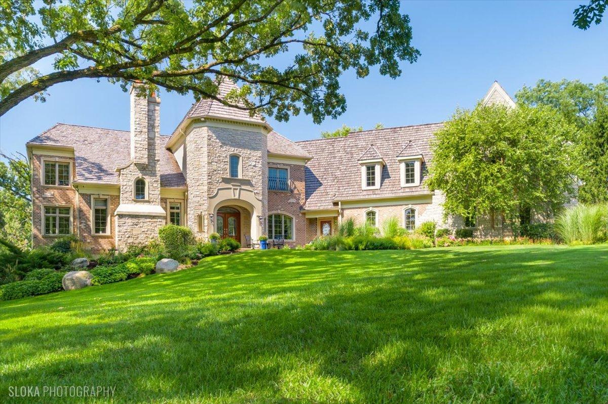 1 Rock Ridge Rd., Barrington Hills, IL 60010