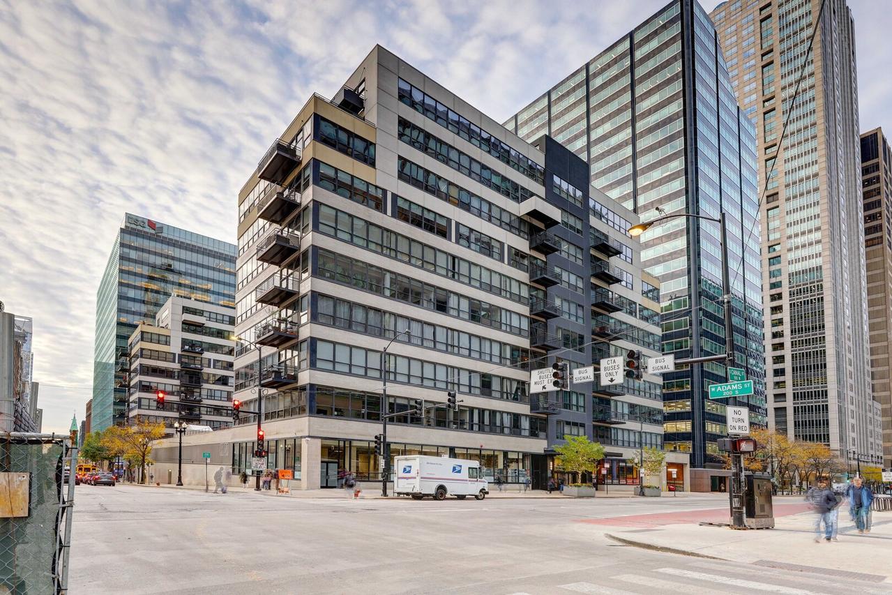 130 S Canal St. #9F, Chicago, IL 60606