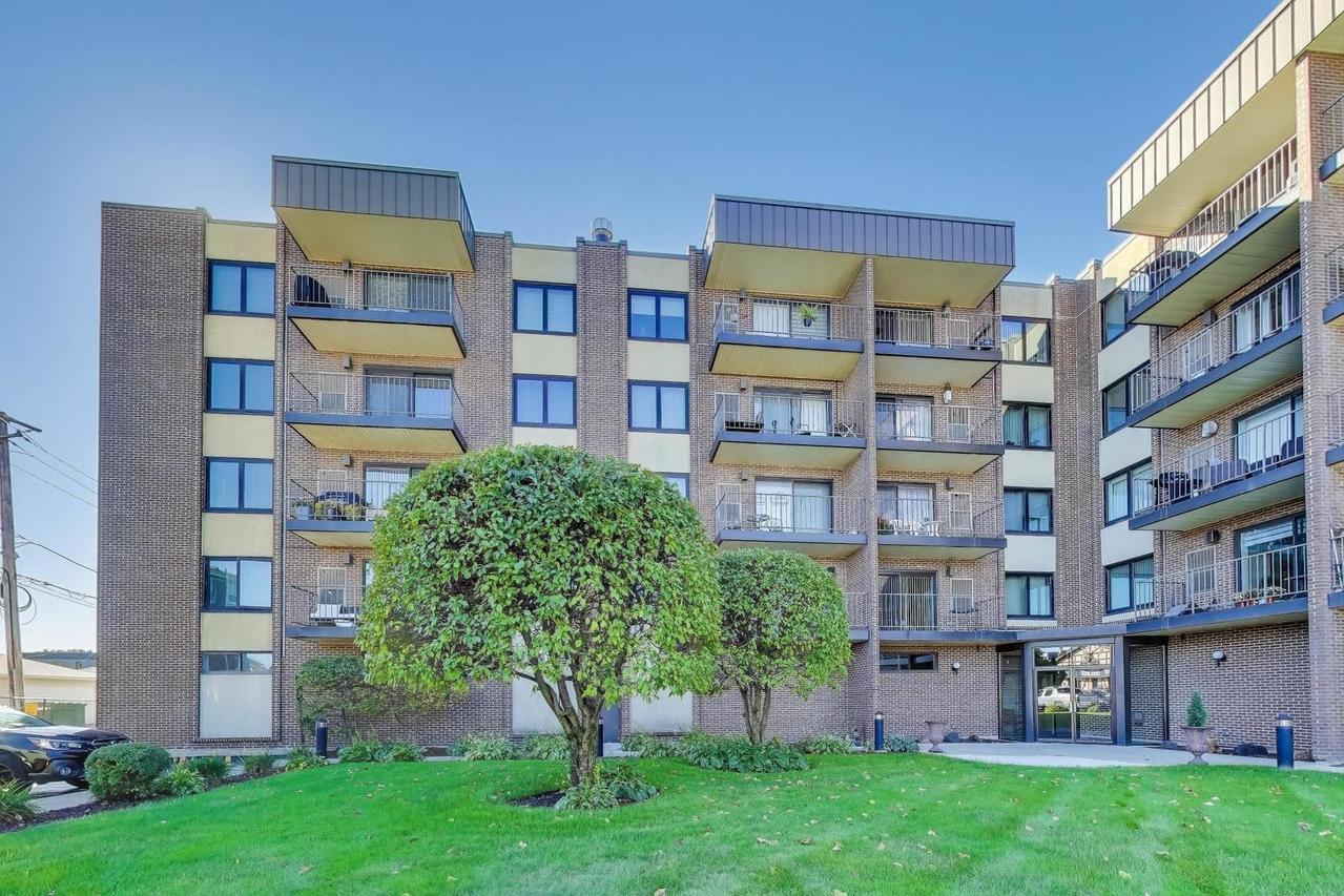7707 W Irving Park Rd. #303, Chicago, IL 60634